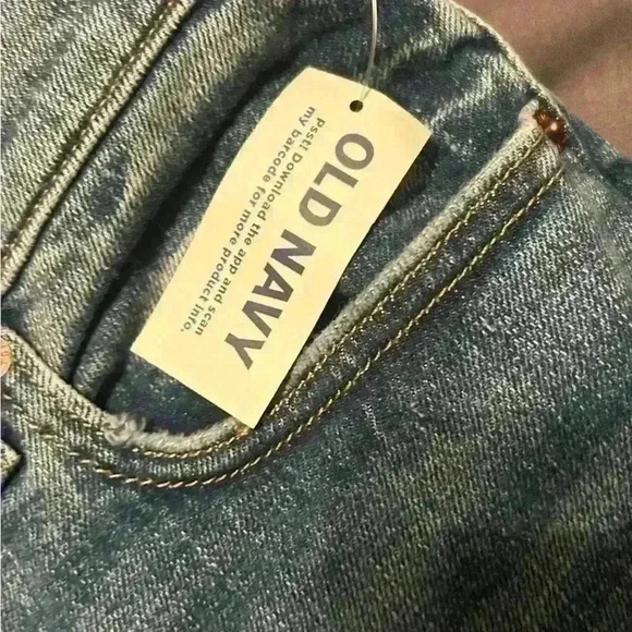 Old Navy Mid-Raise Boyfriend Jeans NWT - Picture 6 of 6